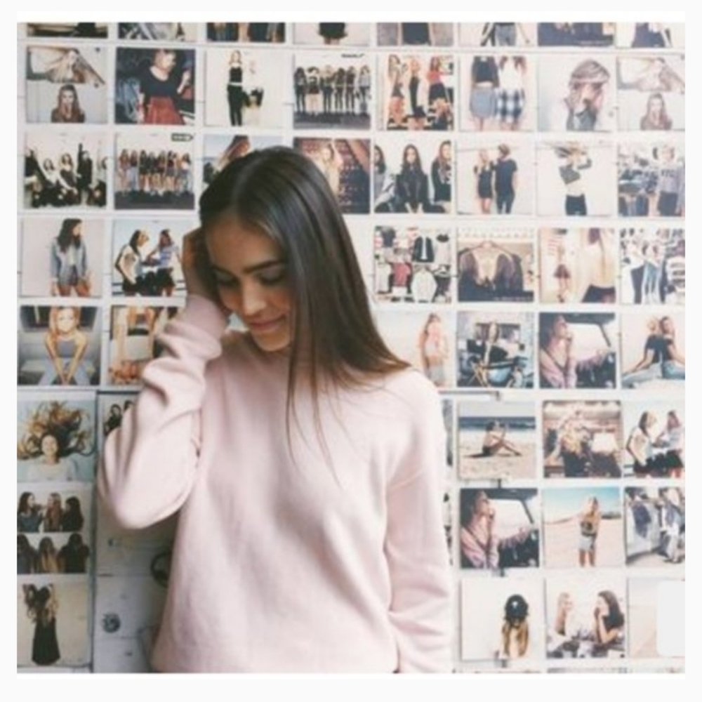 Brandy Melville Photo + 5 Silk Satin Blue Scrunchi - Picture 4 of 5